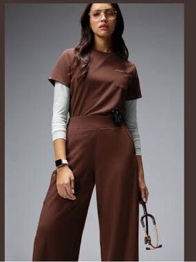 Hypothesis wide leg scrub pant in bitter chocolate women’s xs nwot